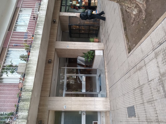 ENTRADA AL EDIFICIO