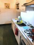 COCINA COMPLETAMENTE EQUIPADA CON HORNO WHIRPOOL, ANAFE Y SPAR ARISTON.