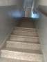 Escalera hacia el dpto en 1er piso